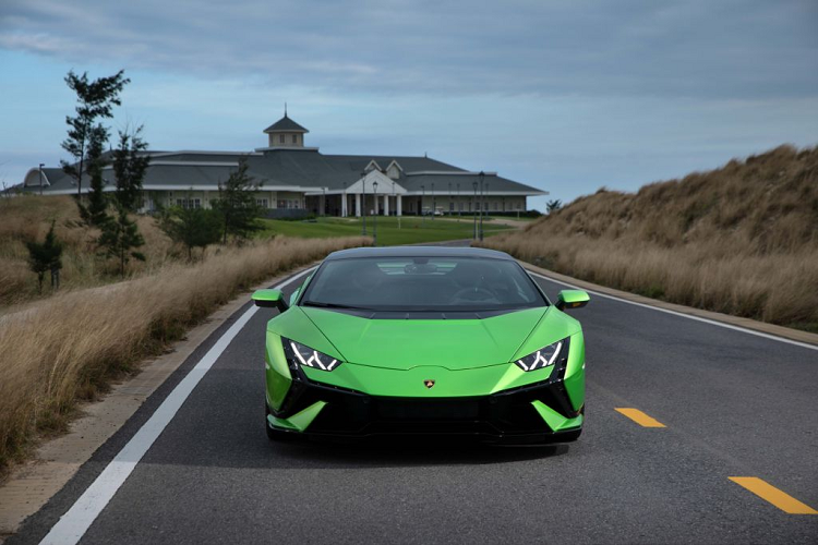 Lamborghini Huracan Tecnica gan 19 ty ra Ha Noi don Tet Quy Mao-Hinh-12