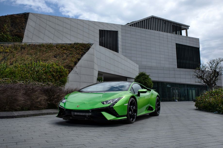 Lamborghini Huracan Tecnica gan 19 ty ra Ha Noi don Tet Quy Mao-Hinh-5