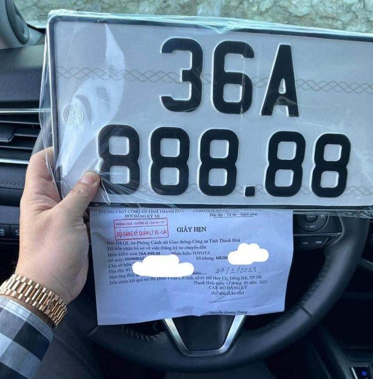 Toyota Camry chuyen vung tu Nam Dinh ve Thanh Hoa trung bien 