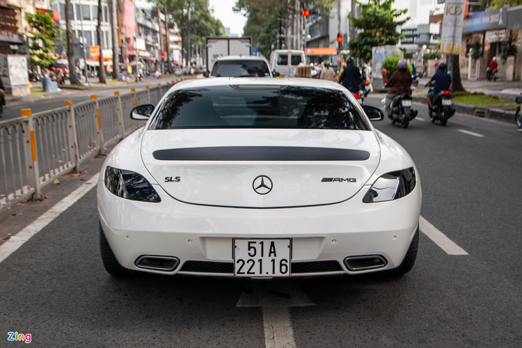 Mercedes-AMG SLS cua canh chim lam moi don Tet o Sai Gon-Hinh-12