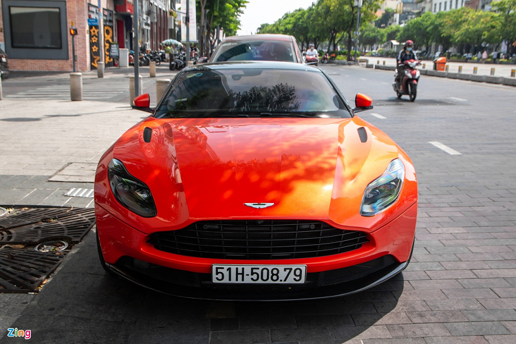 Aston Martin DB11 mau doc hon 16 ty 