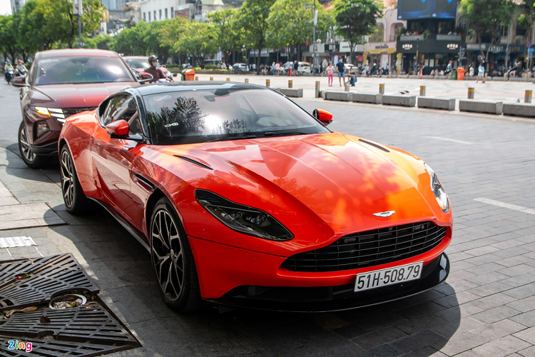 Aston Martin DB11 mau doc hon 16 ty 