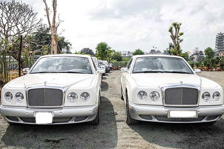 Chu nhan Koenigsegg CCX tau Bentley Arnage choi Tet Quy Mao-Hinh-2