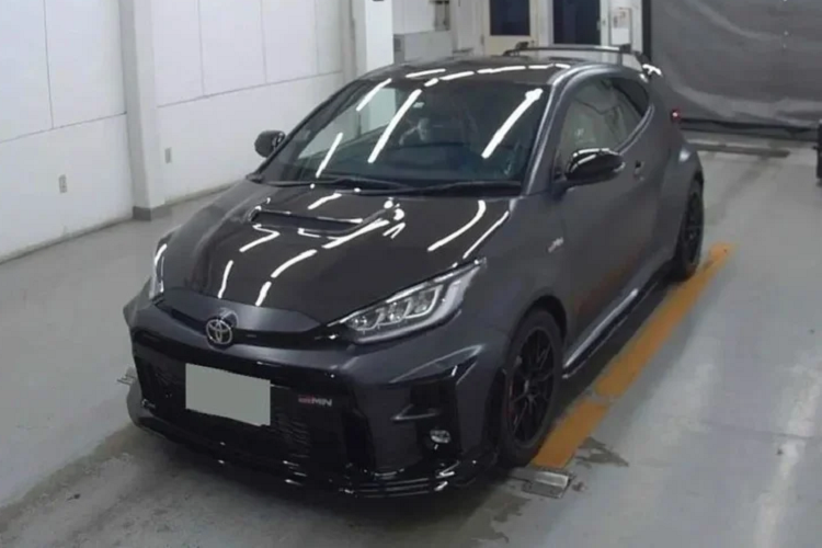 Toyota GRMN Yaris gia toi 3,28 ty dong cho nguoi... 