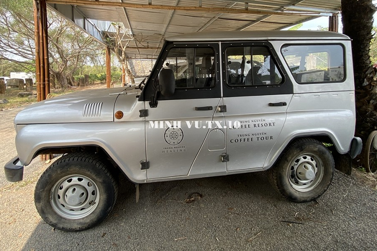 UAZ Hunter gia re Nga trong garage nghin ty cua Dang Le Nguyen Vu-Hinh-2