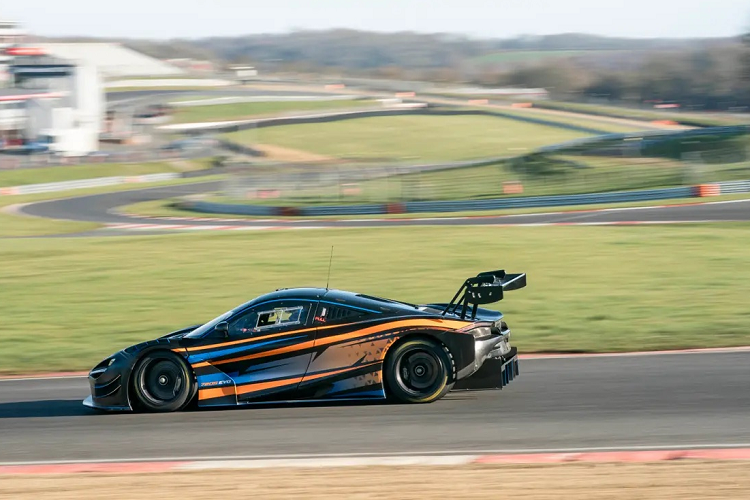 McLaren 720S GT3 EVO nang cap khung som co mat tai Le Mans 2024-Hinh-2