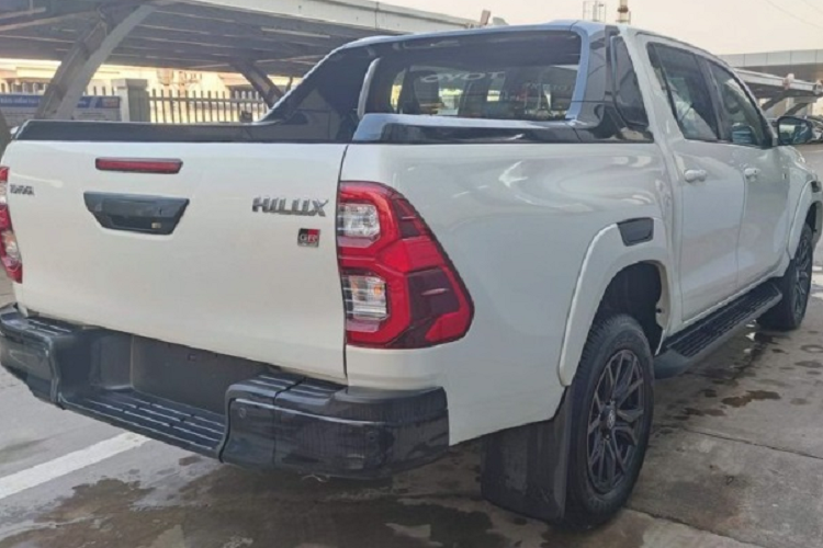 Toyota Hilux nhap Thai tu 740 trieu tai Viet Nam, bo ban so san-Hinh-3