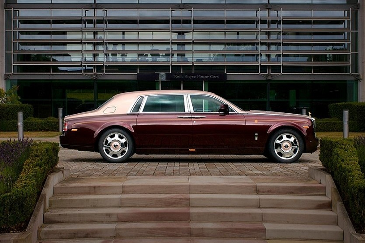 Rolls-Royce Phantom Sacred Fire doc nhat the gioi giam 8,6 ty tai VN-Hinh-2