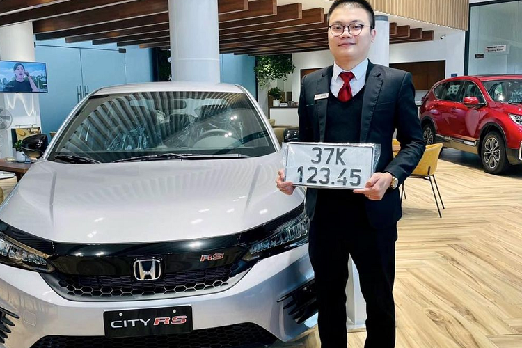 Honda City trung “bien sanh 37K-12345” cua ong ba tai Nghe An-Hinh-2