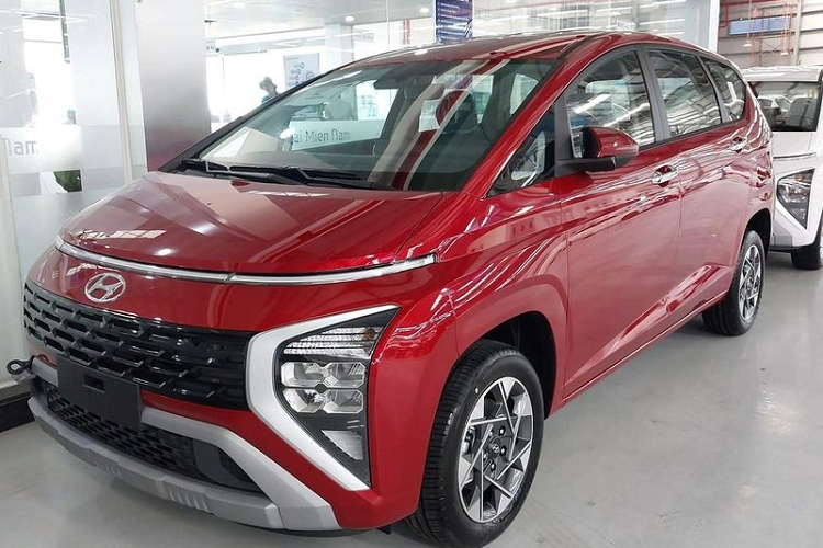 MPV Hyundai Stargazer giam 100 trieu dong de don kho, cho xe lap rap