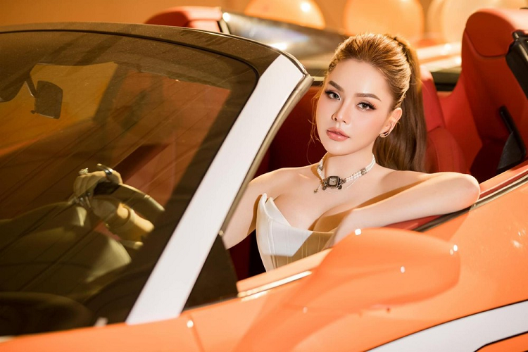 Hot girl 9X Ben Tre tu tang nhat Ferrari 458 Spider hon 15 ty-Hinh-5