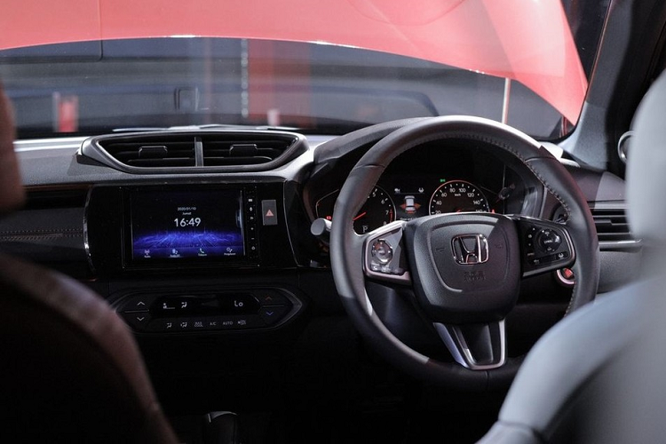 Honda WR-V 2023 gia re kho ve Viet Nam de 