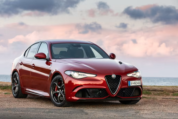 Alfa Romeo Giulia Quadrifoglio - sieu xe dien 1.000 ma luc ra mat 2025-Hinh-5