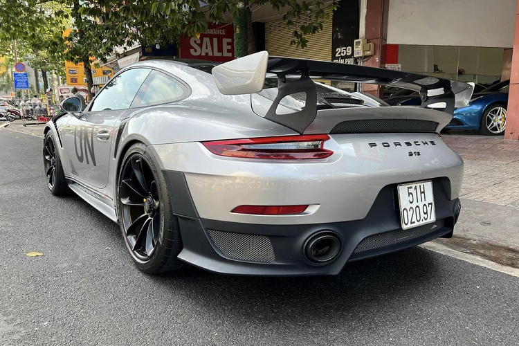 Porsche 911 GT2 RS cua “Qua” Vu” chay 4 nam, chi gan 80 km-Hinh-8