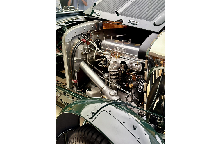 Bentley Blower Continuation dac biet ve chau A, tu hon 50 ty dong-Hinh-6