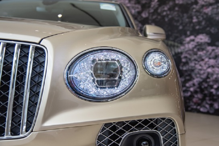 Bentley Bentayga EWB hang sang chao ban 26,5 ty dong tai Singapore-Hinh-5