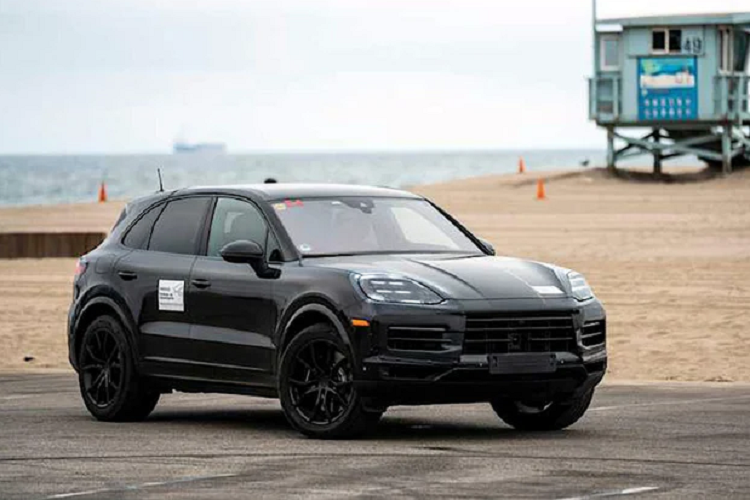 SUV hang sang Porsche Cayenne chay dien sap ra mat, co gi dot pha?