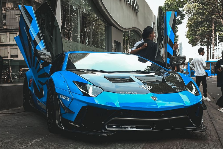 “Tom gon” Lamborghini Aventador Liberty Walk sieu ham ho o Sai Gon-Hinh-9