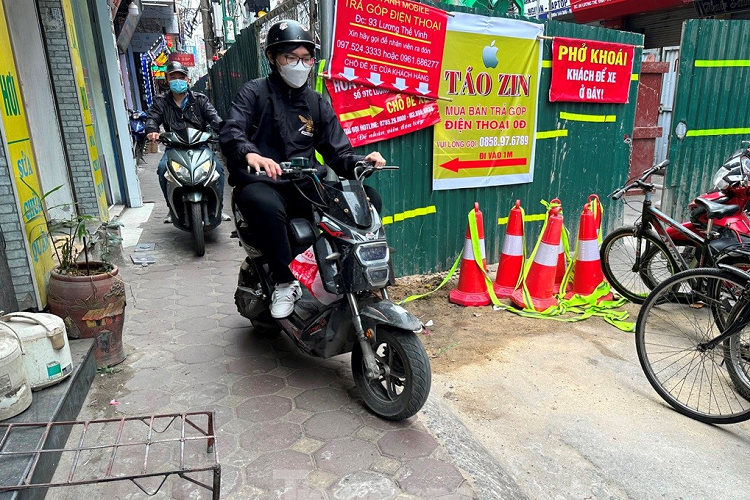 Ha Noi: Them 6 cong truong rao chan 