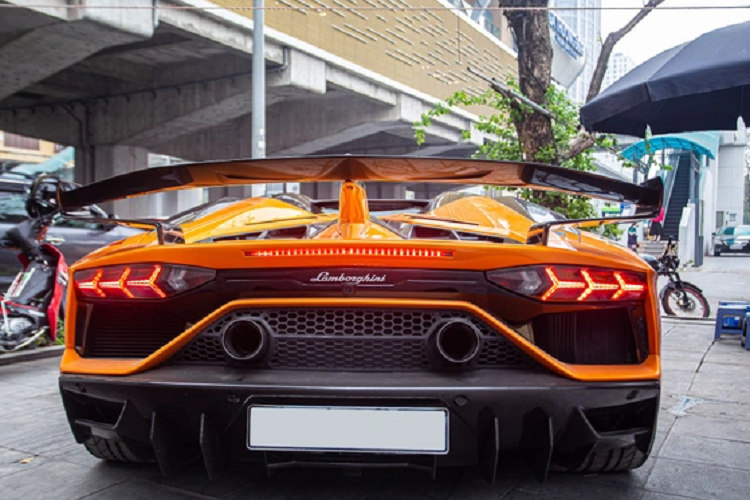 Lamborghini Aventador SVJ Roadster cua dai gia 9X Ha Noi rao ban 30 ty-Hinh-7