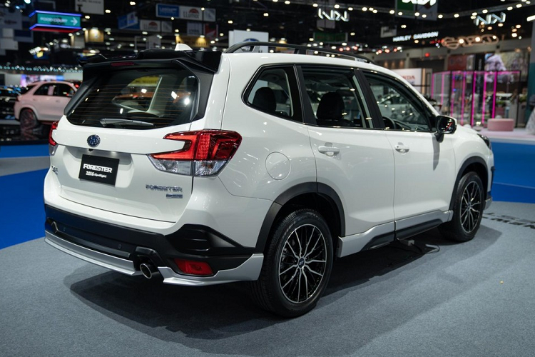 Subaru Forester GT 2023 hon 1 ty dong sap ve Viet Nam 