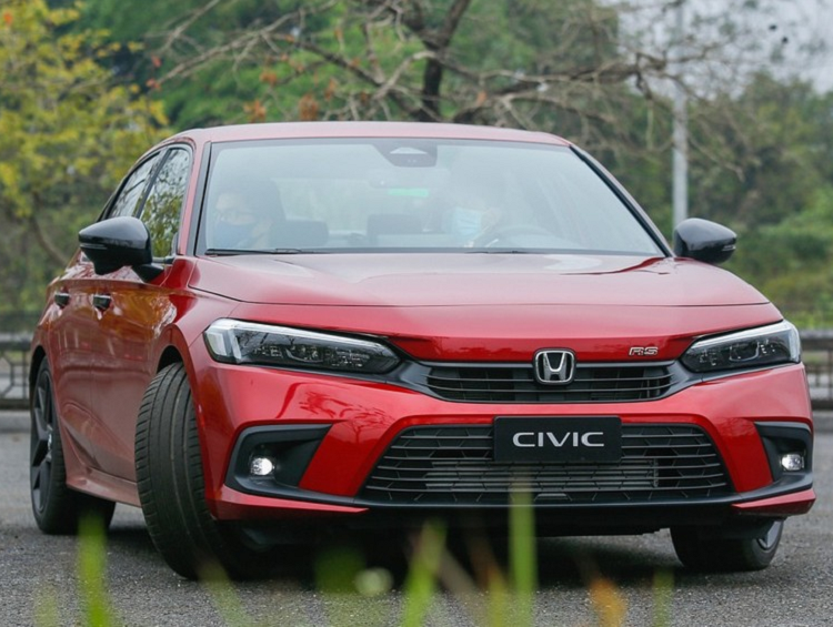 Honda Civic RS bat ngo giam gia toi 100 trieu dong tai dai ly-Hinh-2