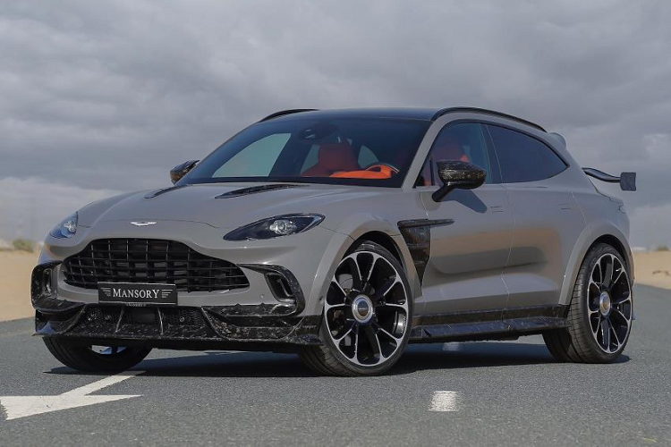 Aston Martin DBX sieu manh “moc them canh” nho goi do Mansory