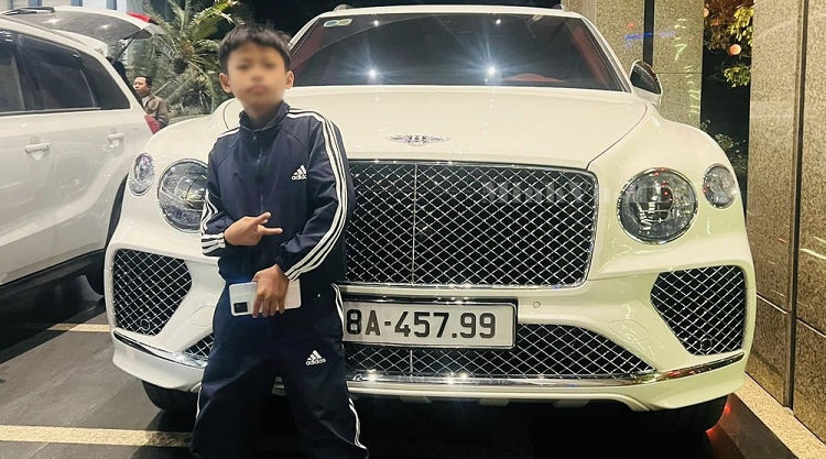 Dai gia Ha Tinh tau Bentley Bentayga V8 hon 20 ty, bien so... 