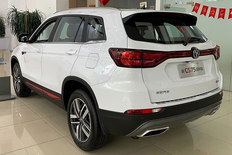 Changan CS75 Blue Whale Edition 2023 từ 351 triệu đồng có gì hấp dẫn? - Hình 9 Changan CS75 Blue Whale Edition 2023 tu 351 trieu dong co gi hap dan?-Hinh-9