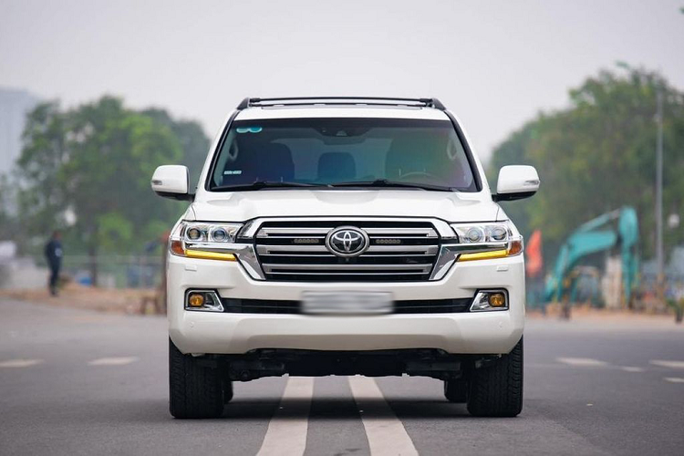 Toyota Land Cruiser chay 7 nam ban gan 5 ty, dat hon xe 2023 