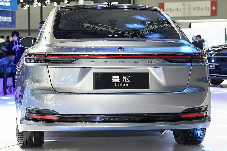 Toyota Crown Sedan 2024 - “xe bo truong” the he moi chot lich ra mat-Hinh-7