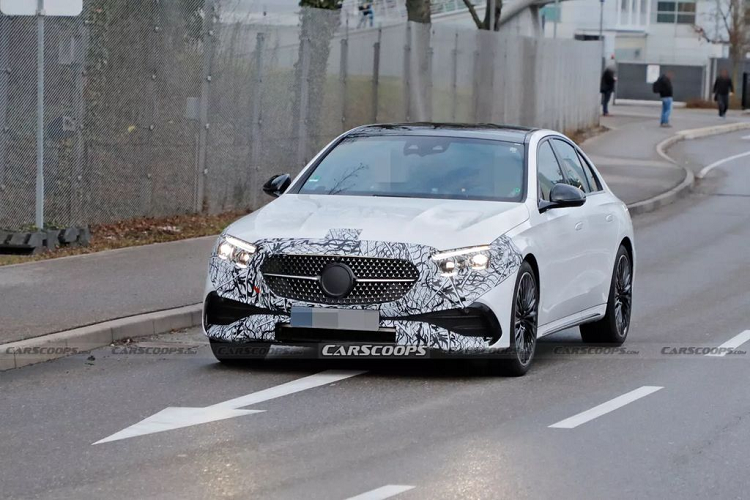 Mercedes-Benz E-Class 2024 rục rịch ra mắt ngay trong tháng này - Hình 3 Mercedes-Benz E-Class 2024 ruc rich ra mat ngay trong thang nay-Hinh-3