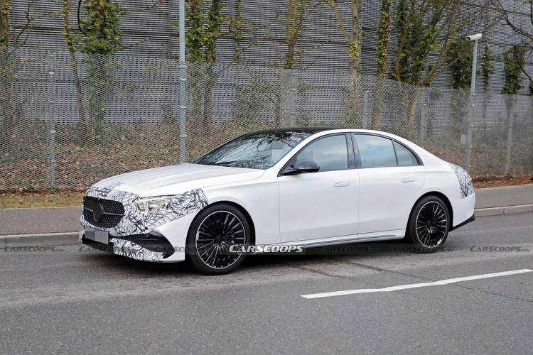 Mercedes-Benz E-Class 2024 rục rịch ra mắt ngay trong tháng này - Hình 5 Mercedes-Benz E-Class 2024 ruc rich ra mat ngay trong thang nay-Hinh-5