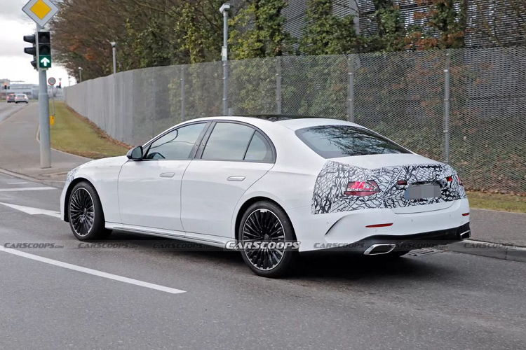 Mercedes-Benz E-Class 2024 rục rịch ra mắt ngay trong tháng này - Hình 6 Mercedes-Benz E-Class 2024 ruc rich ra mat ngay trong thang nay-Hinh-6