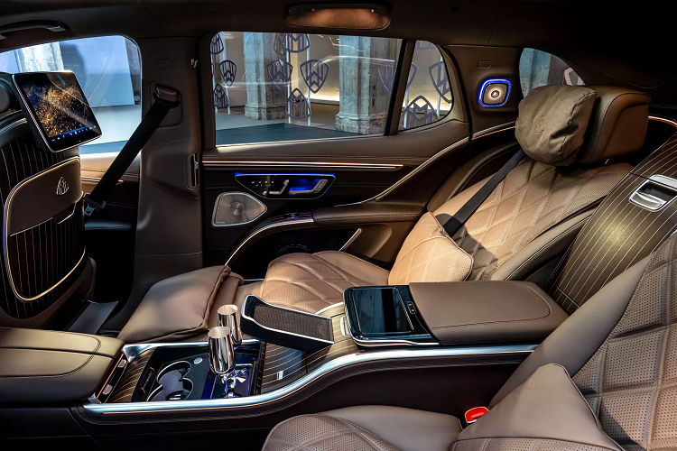 Mercedes-Maybach EQS SUV 2024 - xe điện siêu sang gầm cao cho đại gia - Hình 4 Mercedes-Maybach EQS SUV 2024 - xe dien sieu sang gam cao cho dai gia-Hinh-4