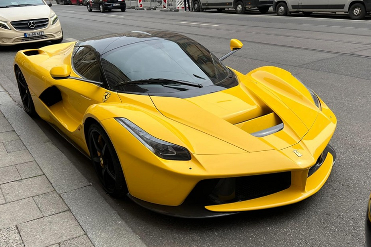 Nhet TV khoe chi 1 ty dong che Ferrari LaFerrari, nhan y kien trai chieu-Hinh-6