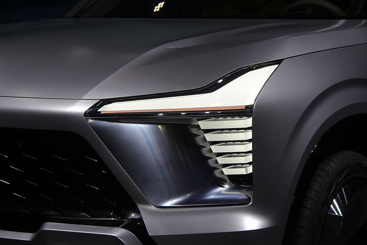 Mitsubishi XFC 2024 chot lich ra mat, gia ban canh tranh Honda HR-V-Hinh-4