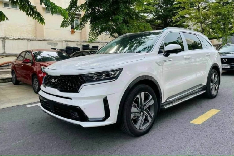 Kia Sorento 2023 tu 1,259 ty tai Viet Nam, canh tranh Hyundai SantaFe-Hinh-5