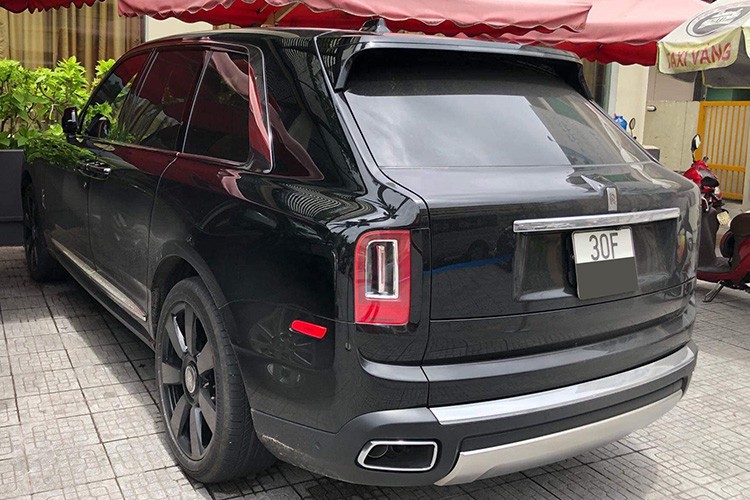 Rolls-Royce Cullinan hon 40 ty cua 