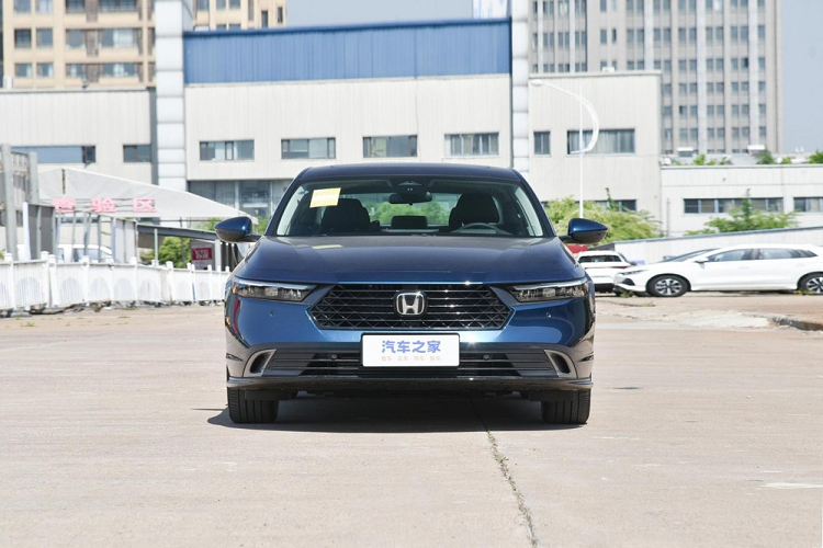 Honda Accord cua hang xom Viet Nam, “uong” chi 4,88 lit xang/100km