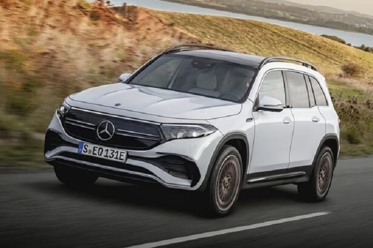 Mercedes-Benz mang loat SUV dien EQB, EQE, EQS “do bo” Viet Nam-Hinh-2