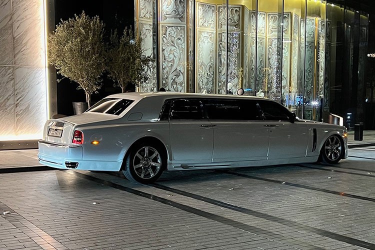 Rolls-Royce Phantom VII do limousine “dai ngoang” cua ty phu Dubai-Hinh-2