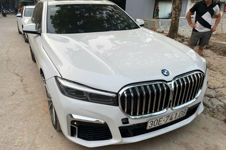 BMW 750Li 