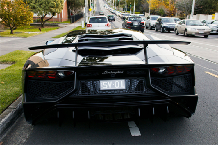 Lamborghini Aventador SV hon 14 ty dong la xe tap lai cho thieu gia-Hinh-5