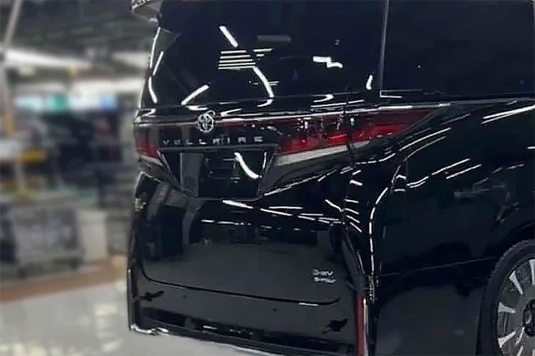 Toyota Alphard 2024 - “chuyen co mat dat” lo dien hoan toan truoc gio G-Hinh-4