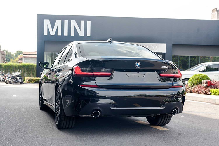 BMW 3-Series hang sang tai Viet Nam dang re hon ca Toyota Camry?-Hinh-4