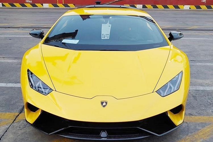 Lamborghini Huracan hon 33 ty 