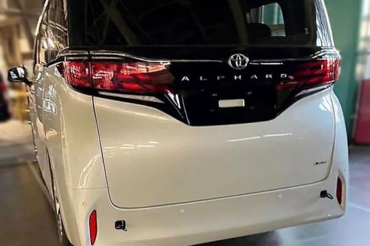 Toyota Alphard 2024 lo dien 