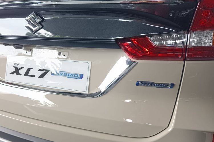 Suzuki XL7 Hybrid 2023 tu 448 trieu tai Indonesia, sap ve Viet Nam-Hinh-6