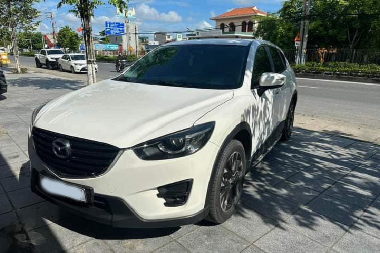 Chu xe Mazda CX-5 “khoc thet” vi tin nham showroom ban oto cu